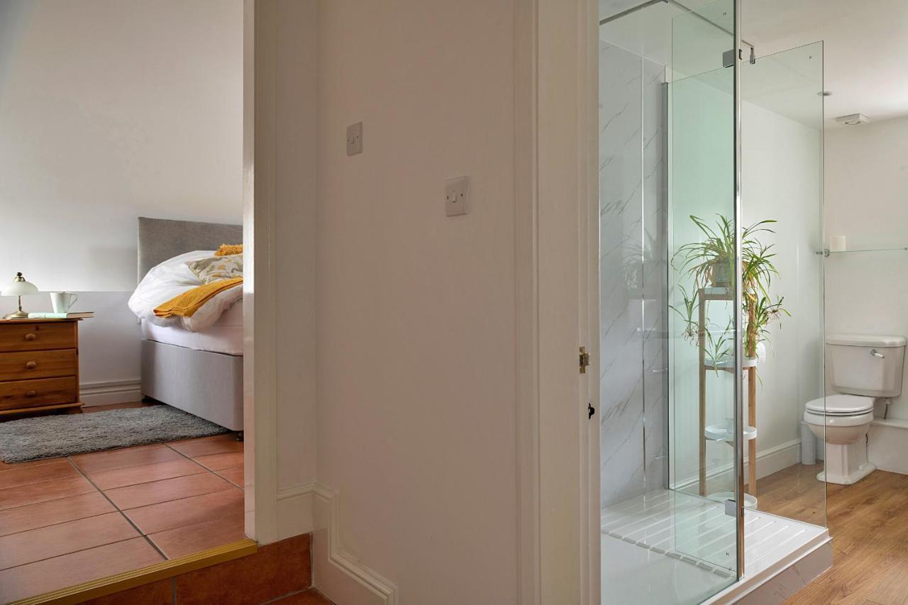 Finest Retreats - Moelis Granary - Luxury Cottage With Hot Tub Llandrillo Bagian luar foto