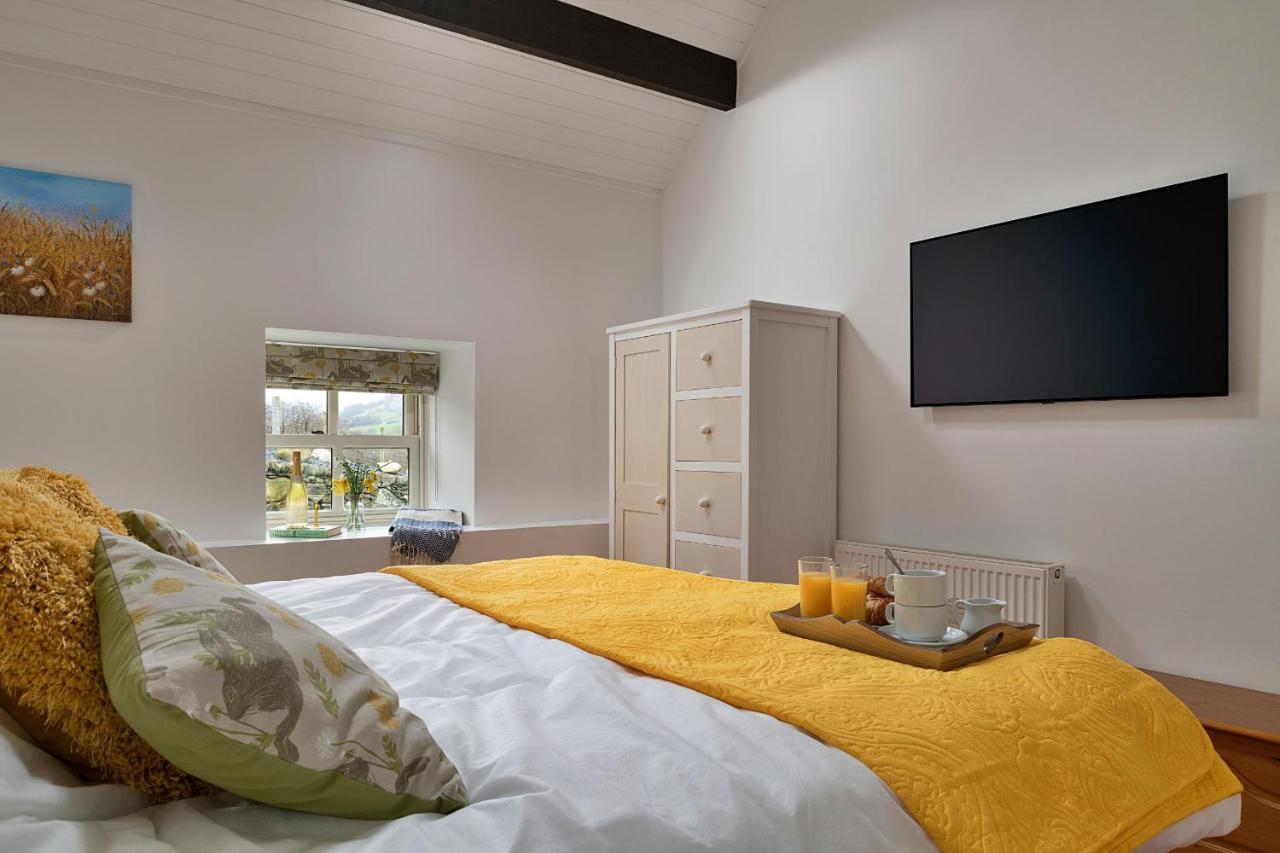 Finest Retreats - Moelis Granary - Luxury Cottage With Hot Tub Llandrillo Bagian luar foto
