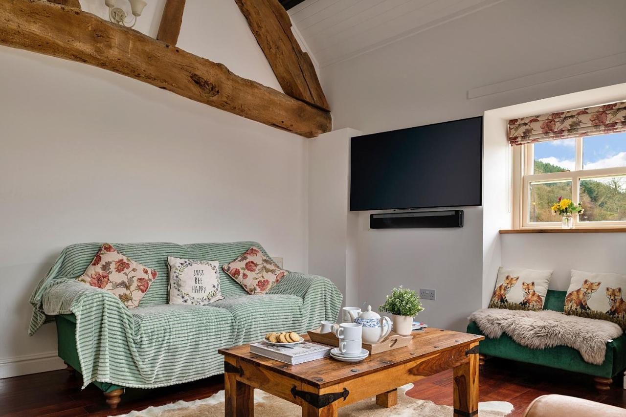 Finest Retreats - Moelis Granary - Luxury Cottage With Hot Tub Llandrillo Bagian luar foto