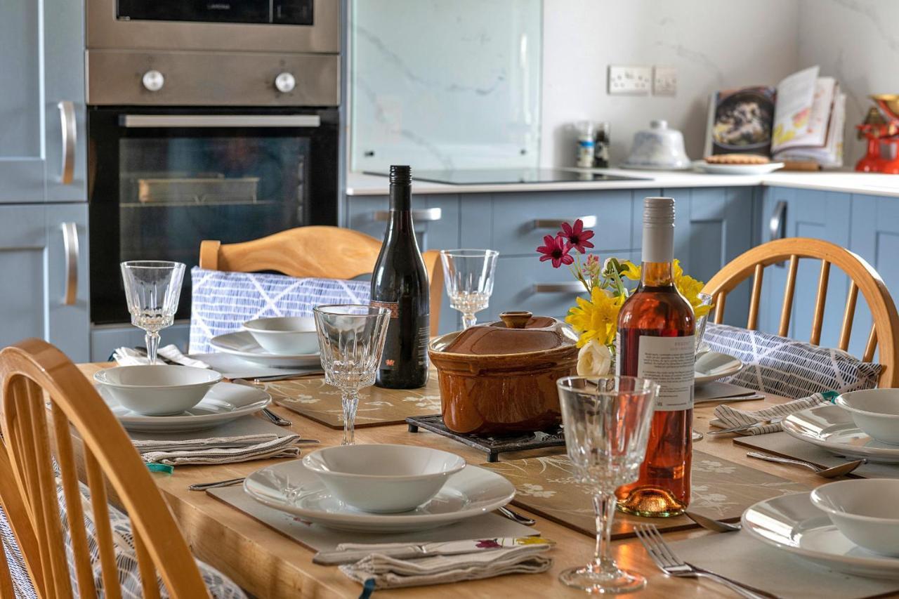 Finest Retreats - Moelis Granary - Luxury Cottage With Hot Tub Llandrillo Bagian luar foto
