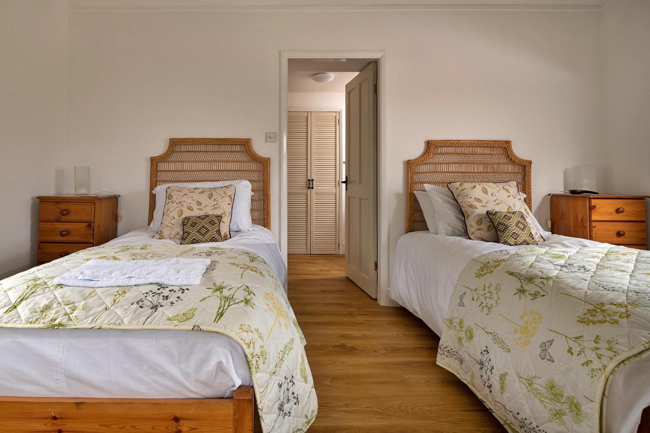 Finest Retreats - Moelis Granary - Luxury Cottage With Hot Tub Llandrillo Bagian luar foto