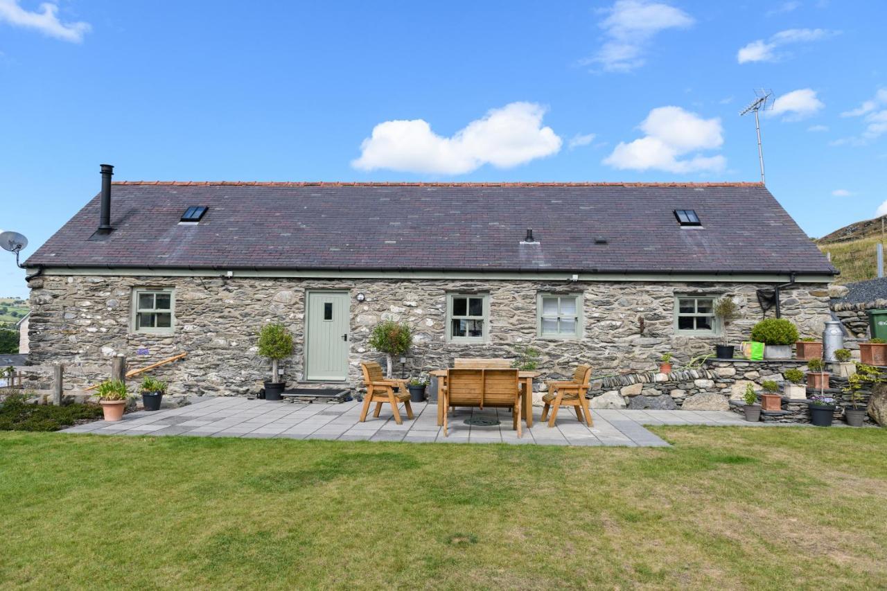Finest Retreats - Moelis Granary - Luxury Cottage With Hot Tub Llandrillo Bagian luar foto
