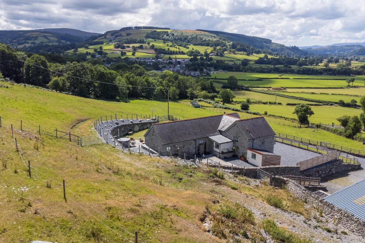 Finest Retreats - Moelis Granary - Luxury Cottage With Hot Tub Llandrillo Bagian luar foto